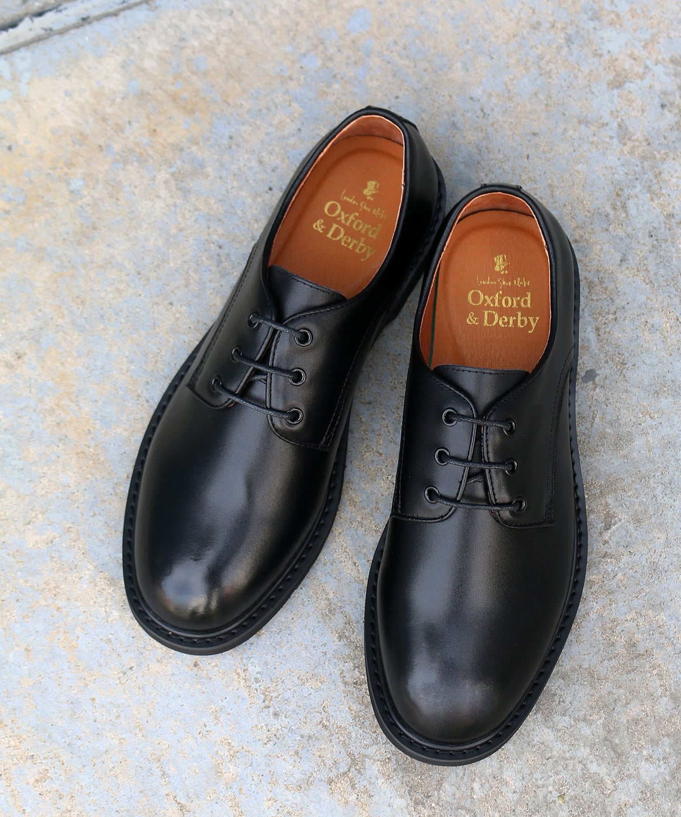 外羽根 プレーントゥ レースアップ シューズ 9004 ブラック／London Shoe Make Oxford and Derby