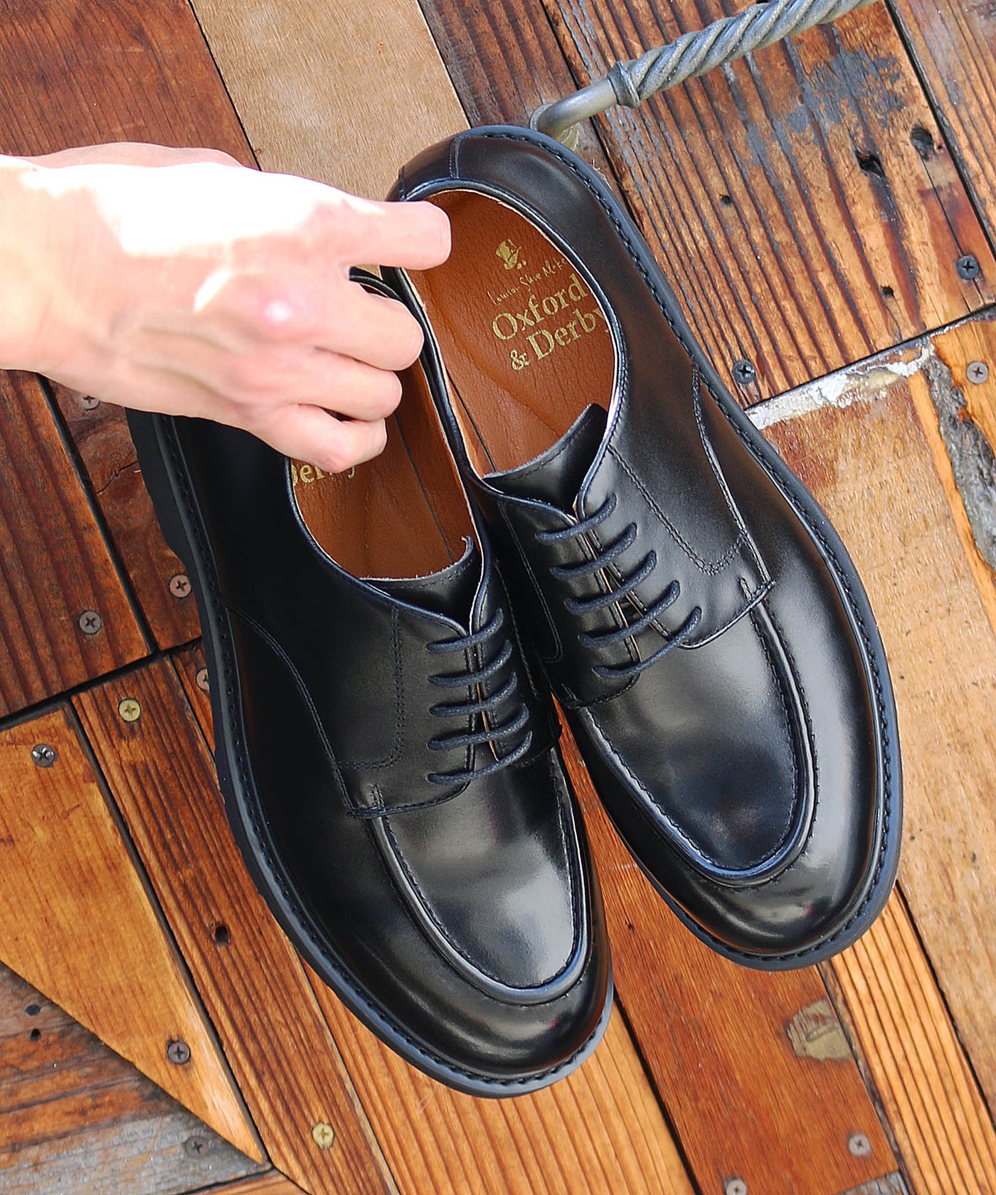 Uチップ レースアップ ドレスシューズ 9001 ブラック／London Shoe Make Oxford and Derby