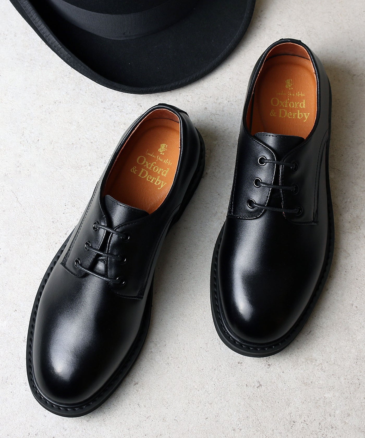 外羽根 プレーントゥ レースアップ シューズ 9004 ブラック／London Shoe Make Oxford and Derby